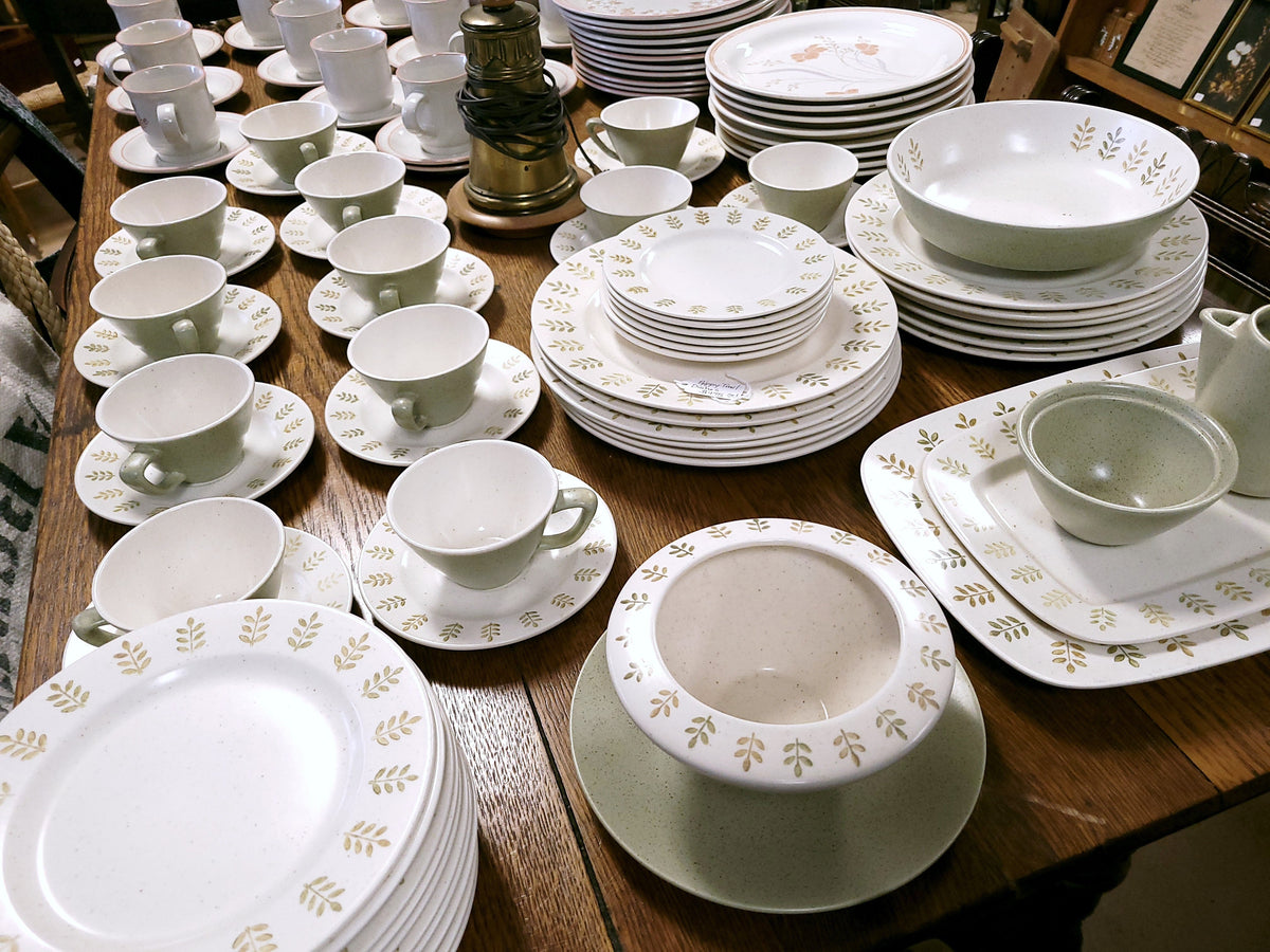 Dishware, China & Pottery